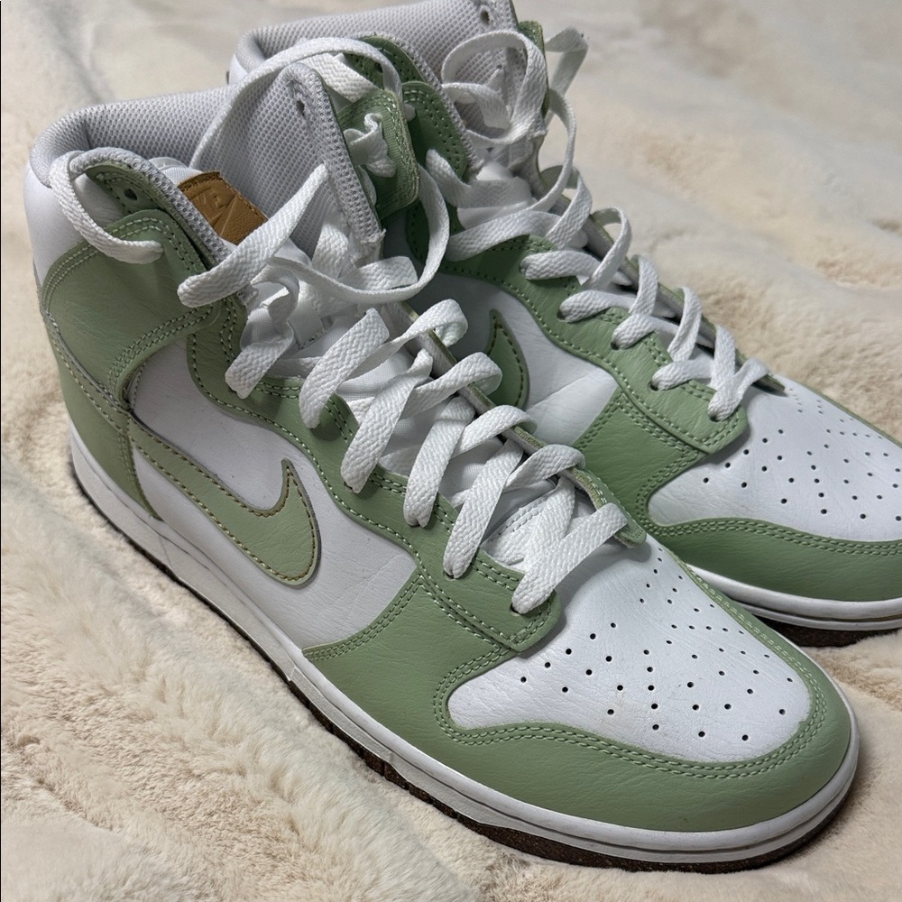 Nike Dunk High SE Honeydew Checked Green and White High-Top Sneakers